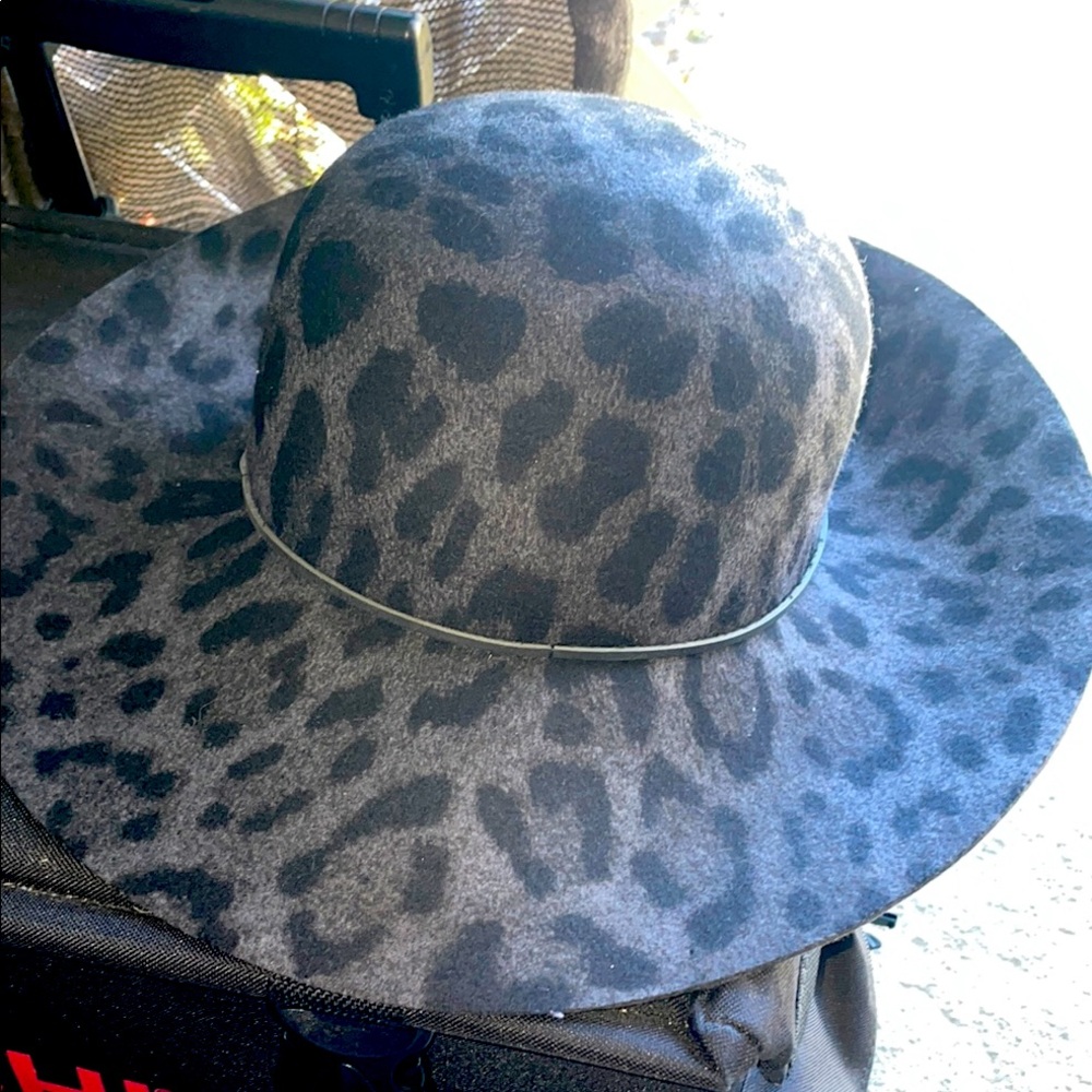 Leopard Print Black Hat